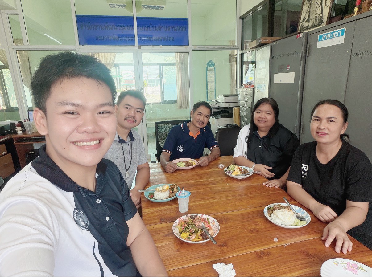 ✨ พช.บ้านด่านลานหอย ร่วมรับประทานอาหารกลางวัน กระชับมิตร สร้างพลังบวกในการทำงาน ✨